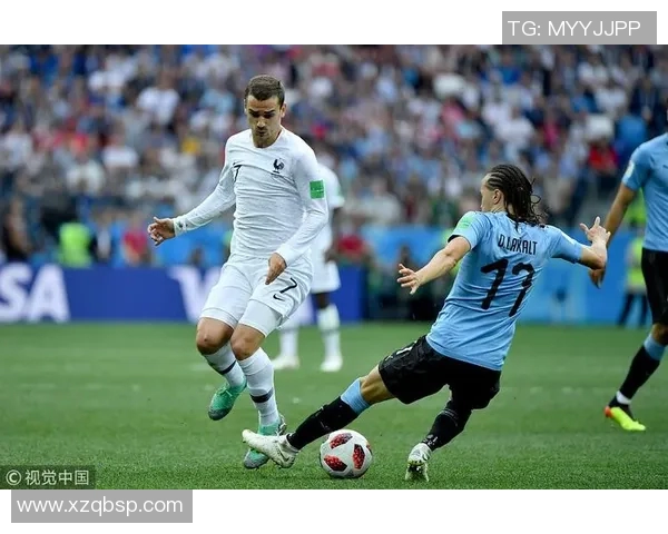 足球明星华丽走红毯瞬间回顾尽显风采与魅力的精彩视频合集 足球明星华丽走红毯瞬间回顾尽显风采与魅力的精彩视频合集